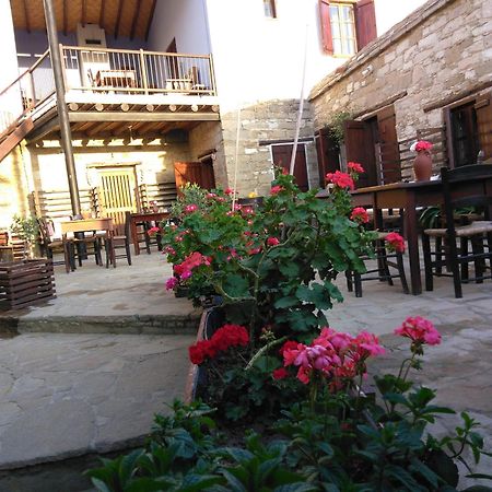 Teacher'S House Maroni Екстериор снимка