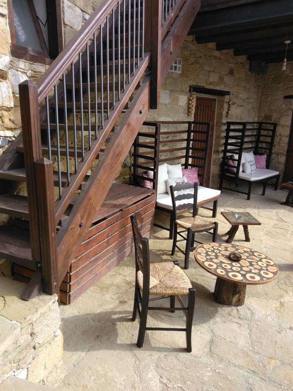 Teacher'S House Maroni Екстериор снимка