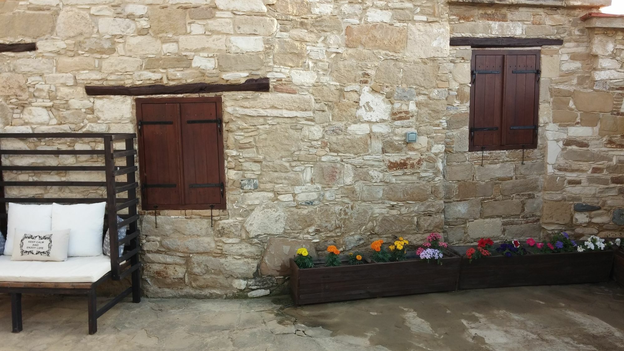 Teacher'S House Maroni Екстериор снимка