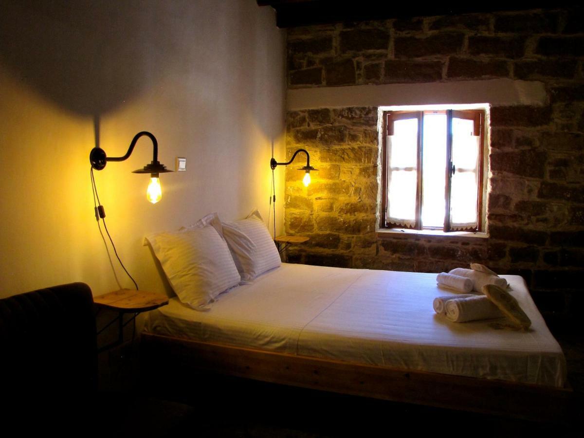 Teacher'S House Maroni Екстериор снимка
