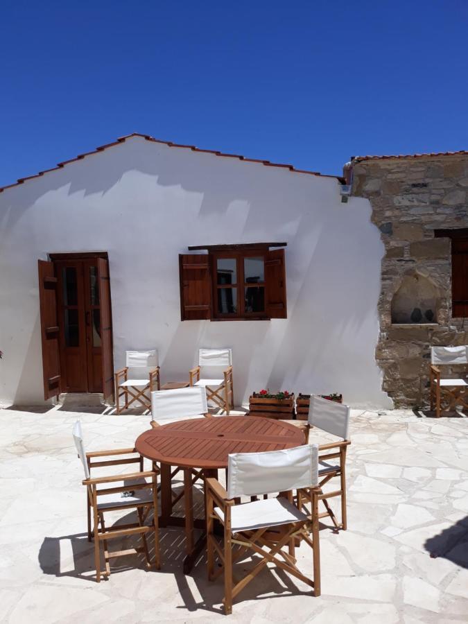 Teacher'S House Maroni Екстериор снимка